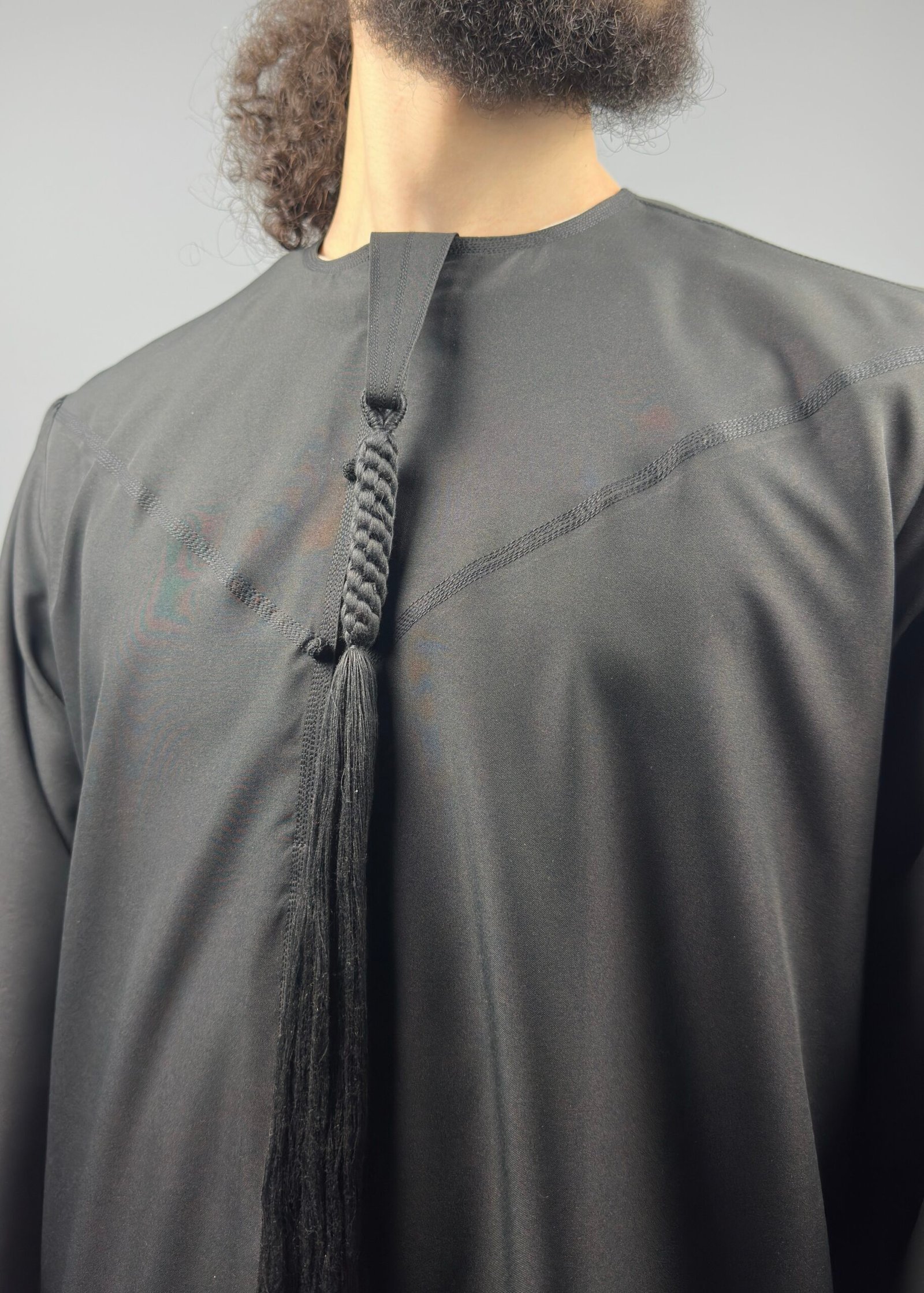 Qamis Émirati Noir Pure